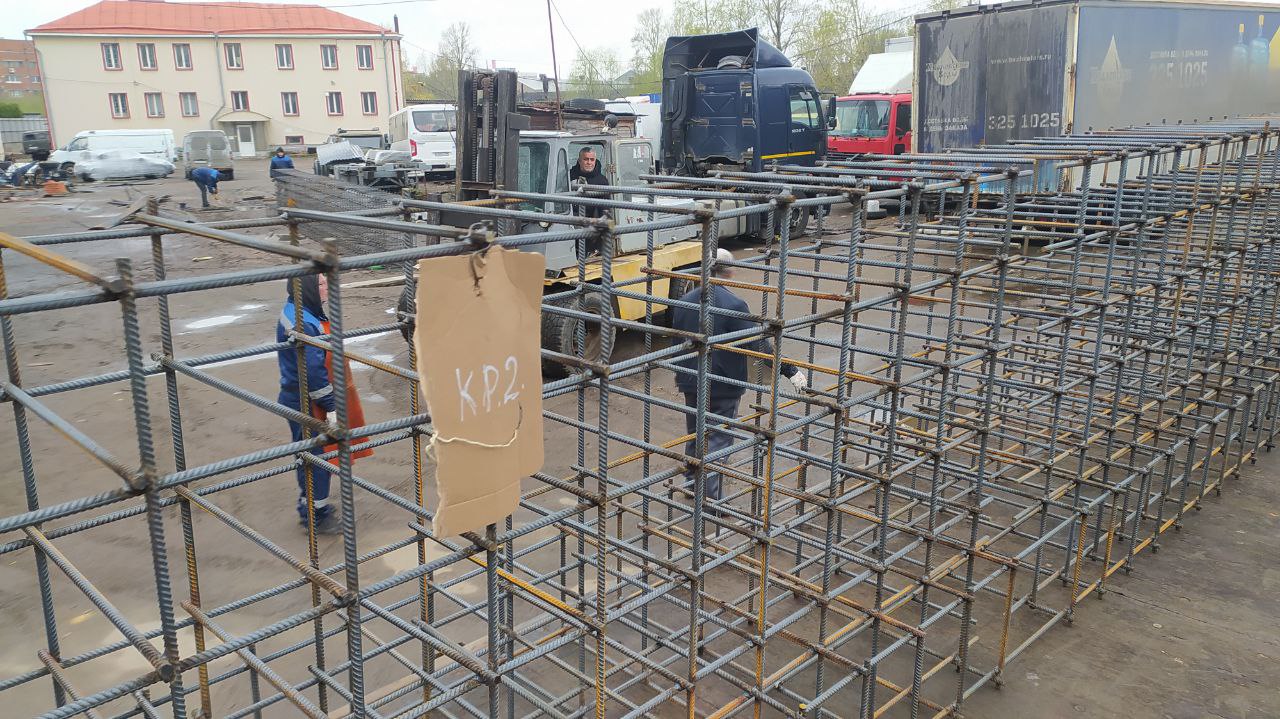 Арматурные каркасы из пенополиизоцианурата на промышленном объекте